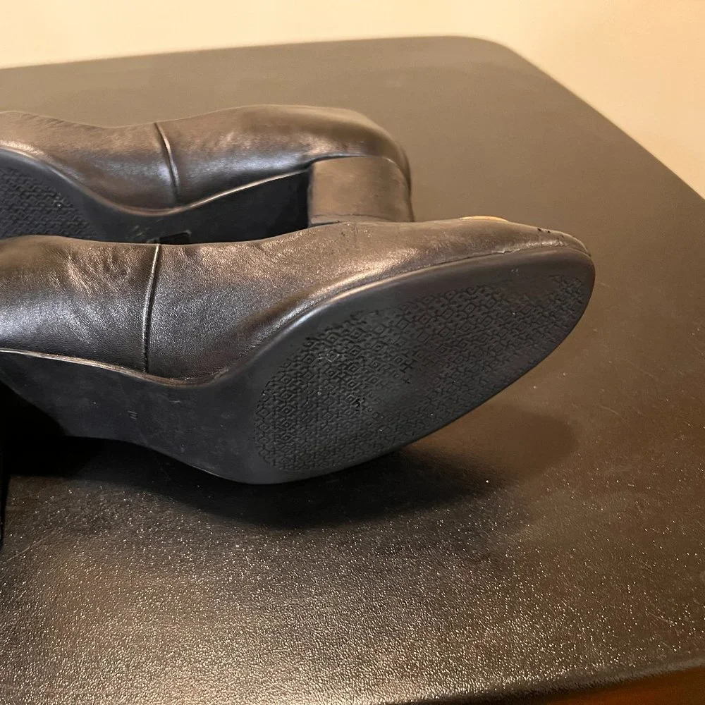 Troy Burch size 10 black heel pumps